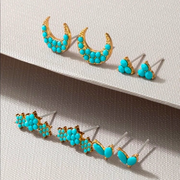 4 Pairs of Moon Design Turquoise Earrings in GOLD Tone - Picture 3 of 14